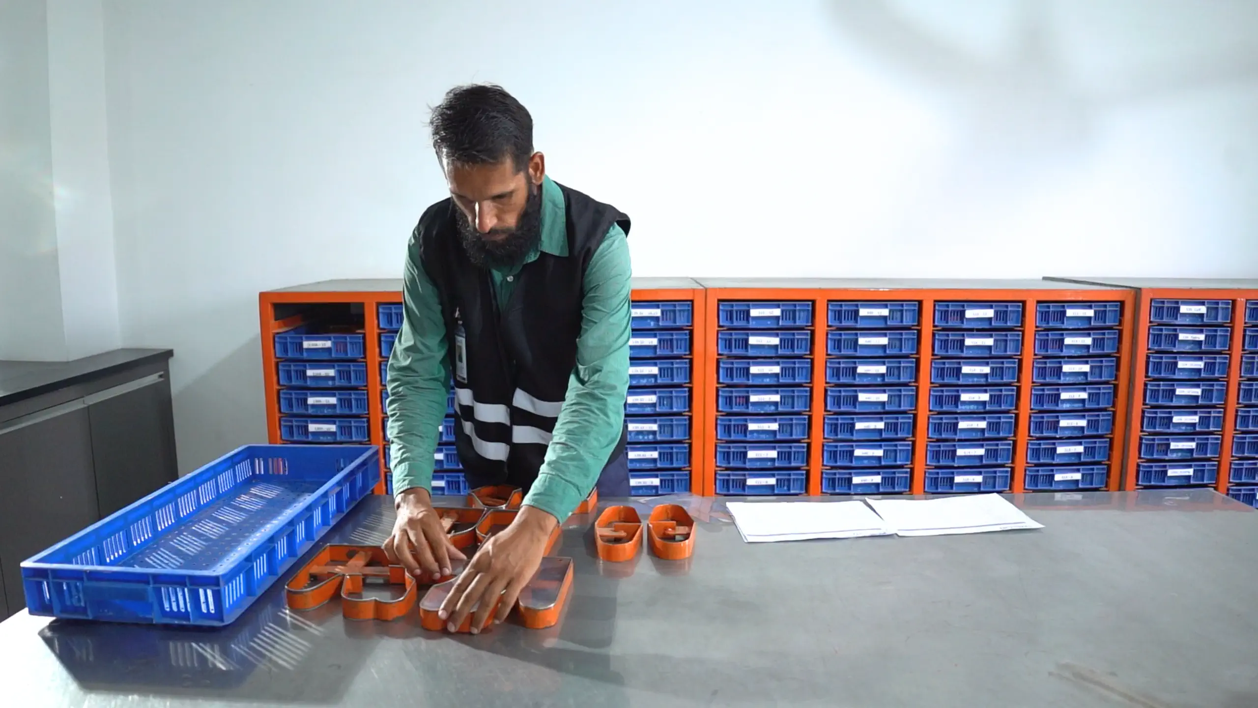 Material components arranged after cutting